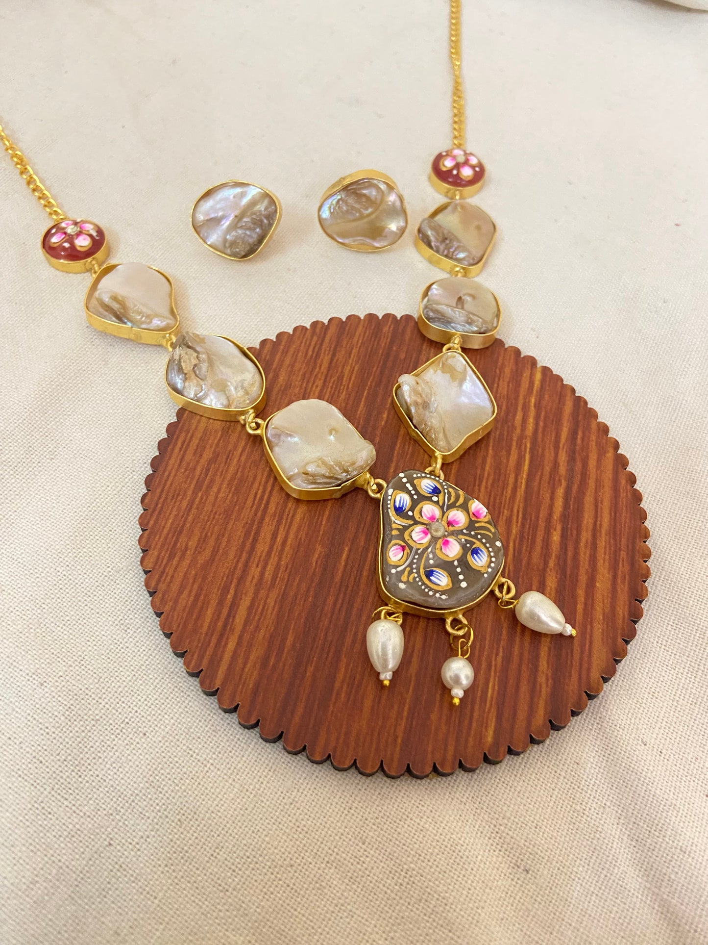 Handprint mother of pearl Necklace set