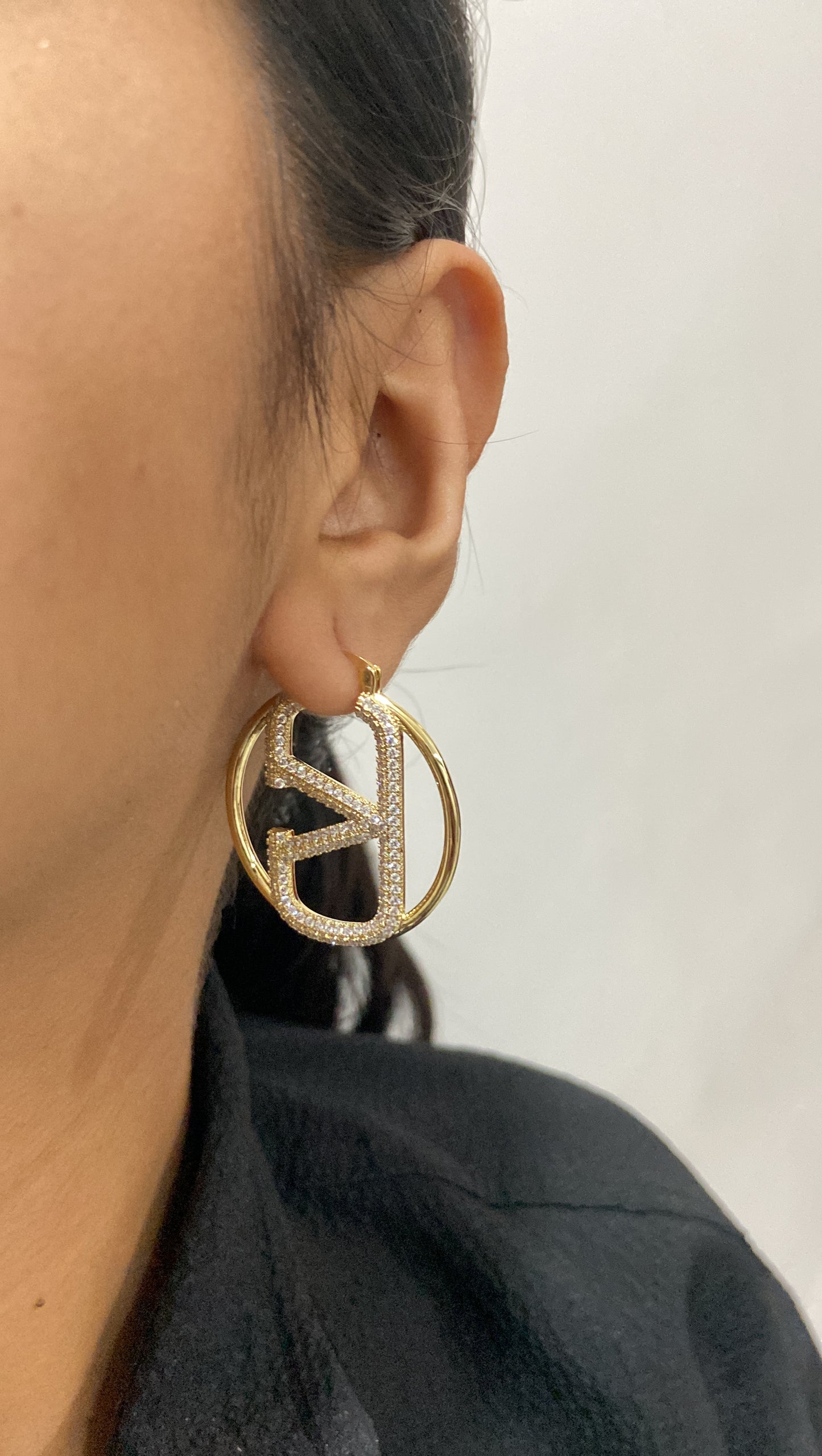 V tino Signature Hoop Earring