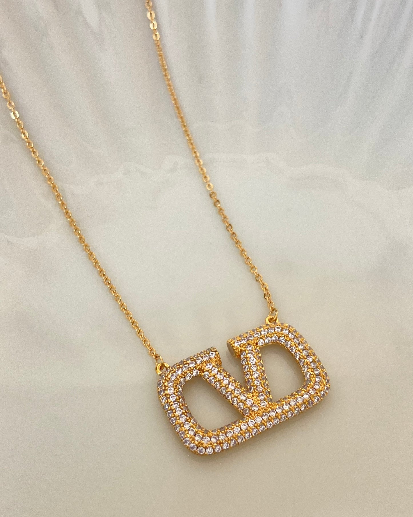 V tino  Necklace