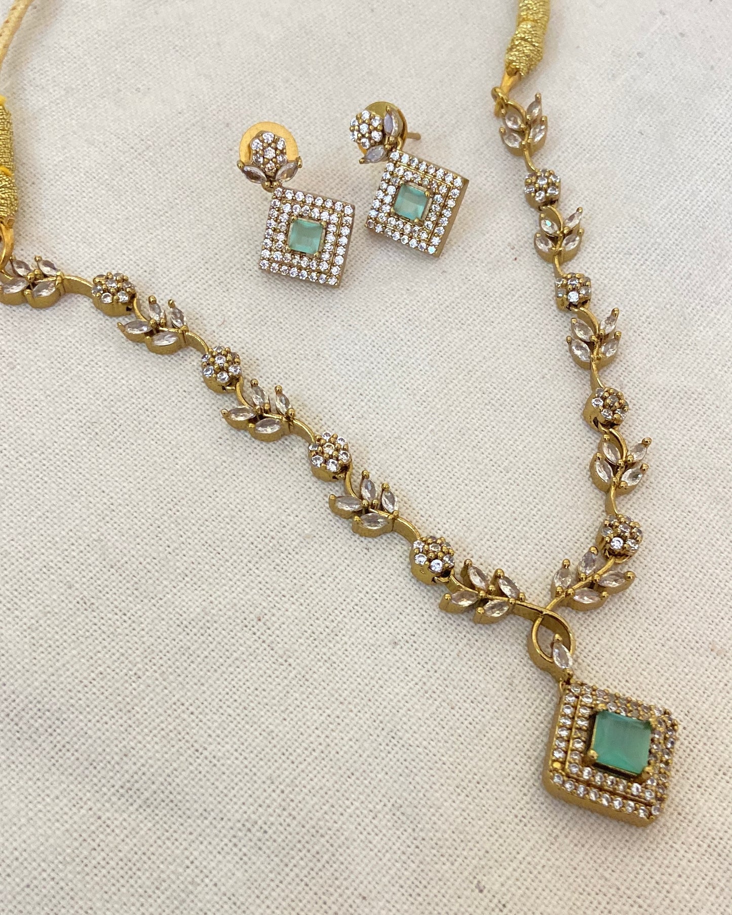 Mint Green Necklace Set