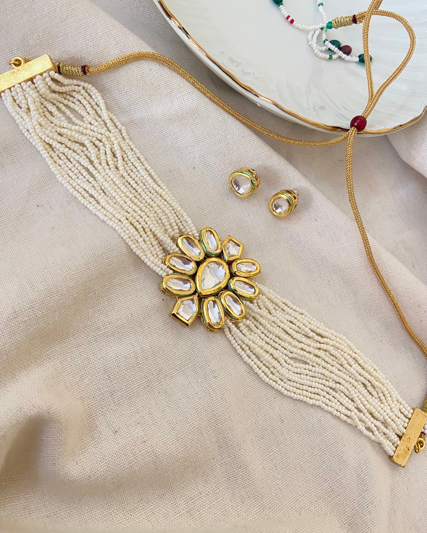 Pearl Kundan Menakari Choker