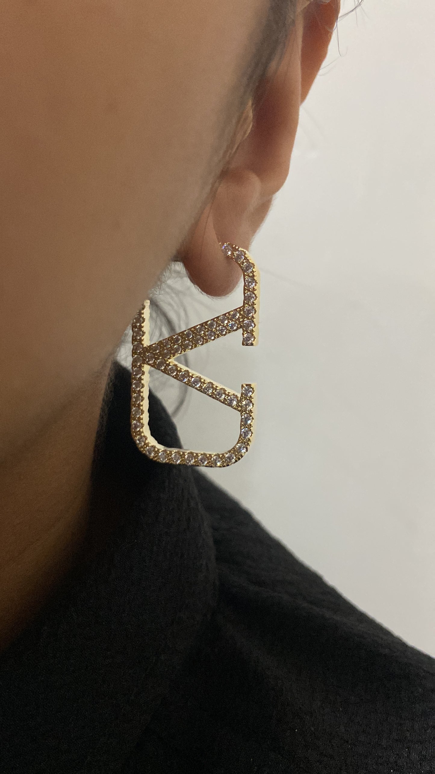 V tino Signature Earring