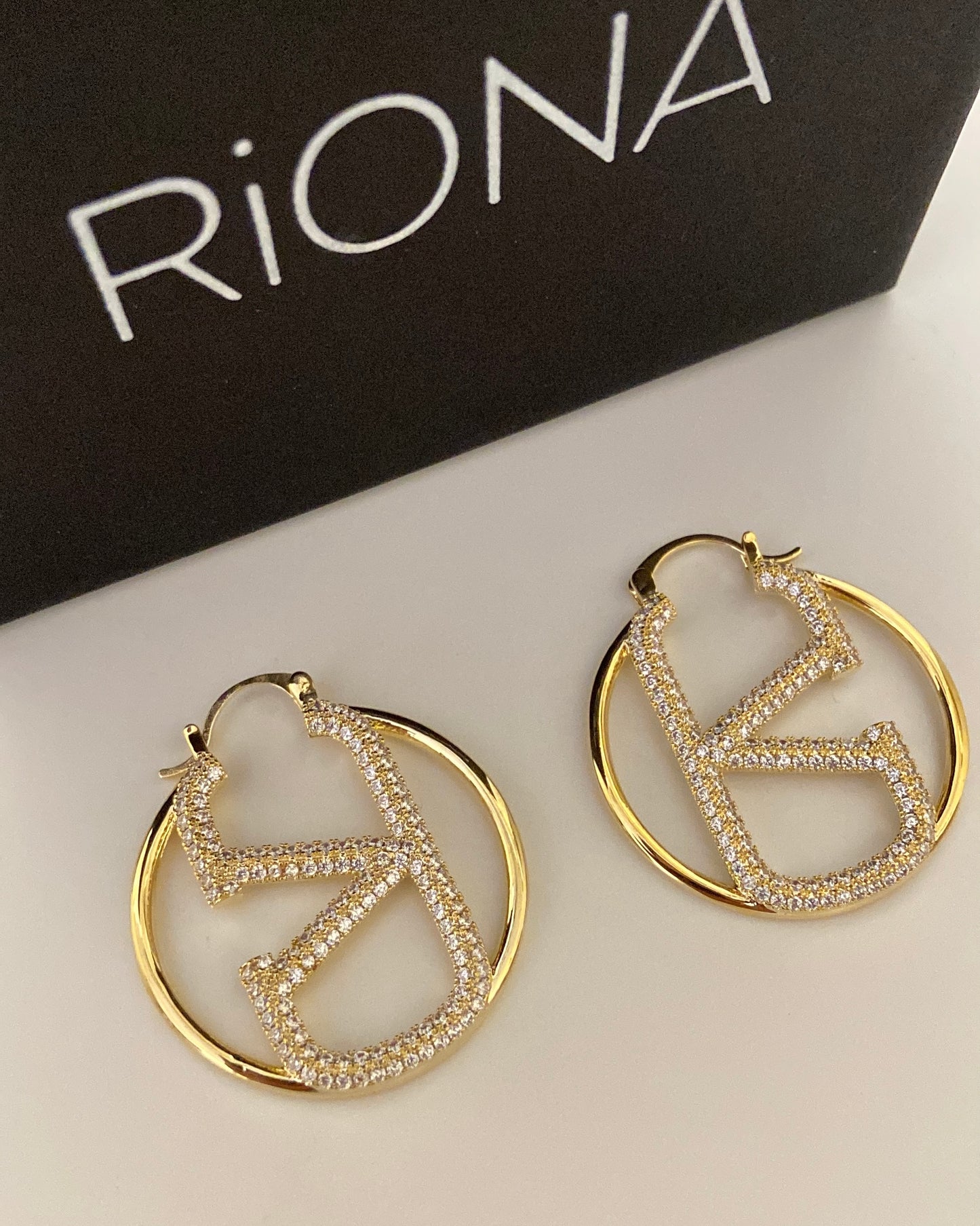 V tino Signature Hoop Earring