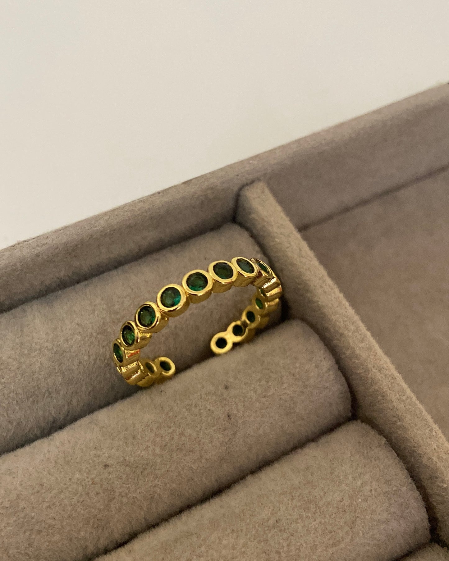 Round Emerald Ring (Adjustable)