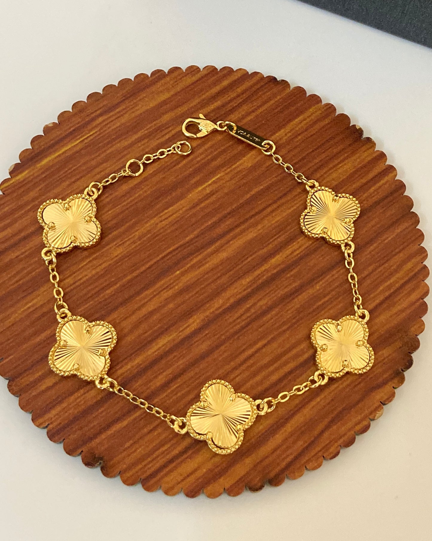Iconic Gold Clover Bracelet