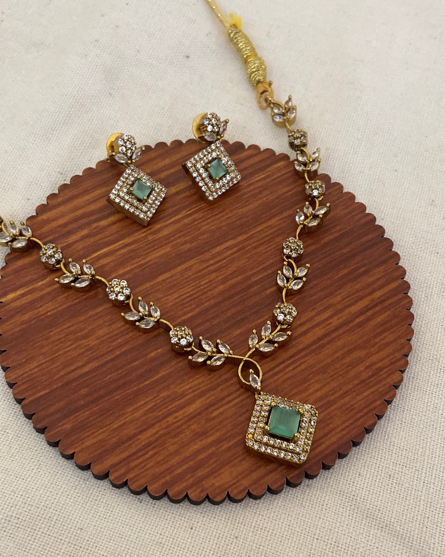 Mint Green Necklace Set