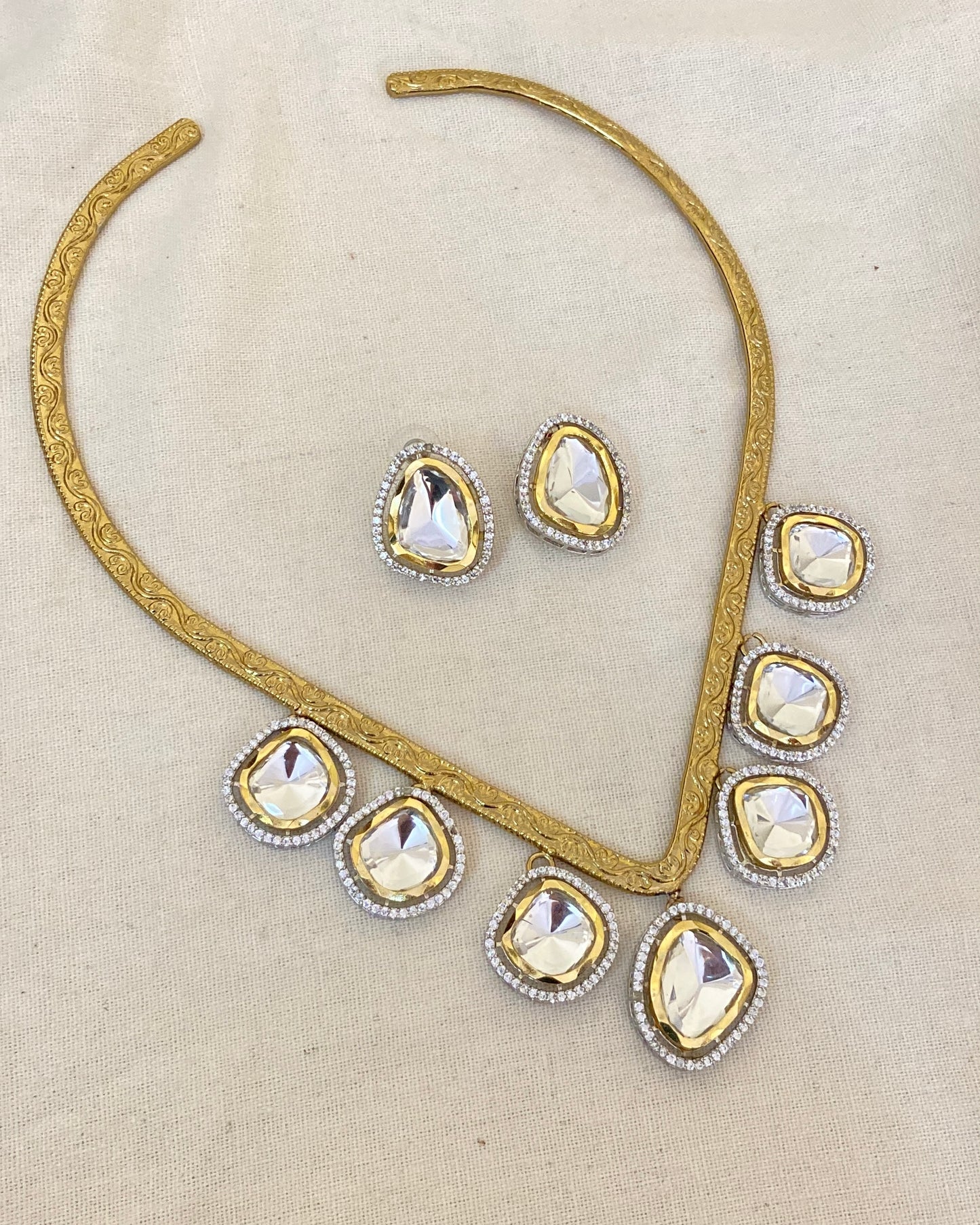 Uncut Ad stone Golden Hasli Set