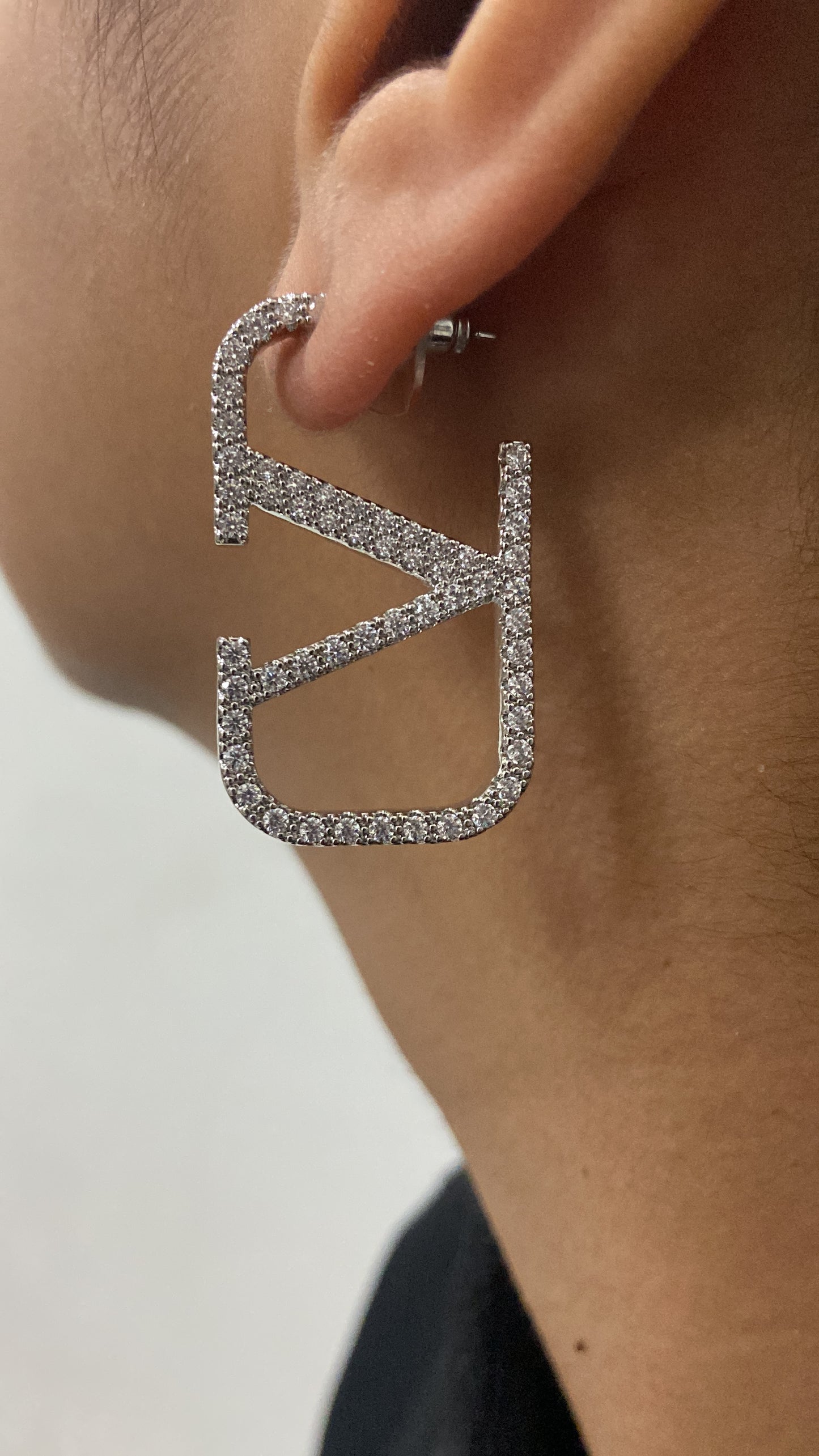 V tino Signature Earring