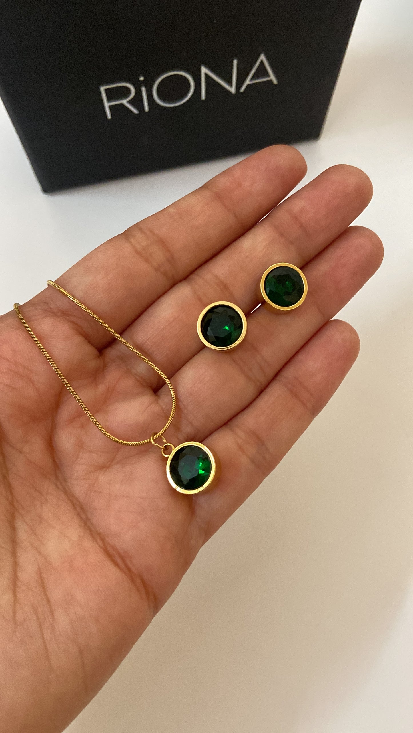 Circle Emerald Combo(Earring + Necklace )