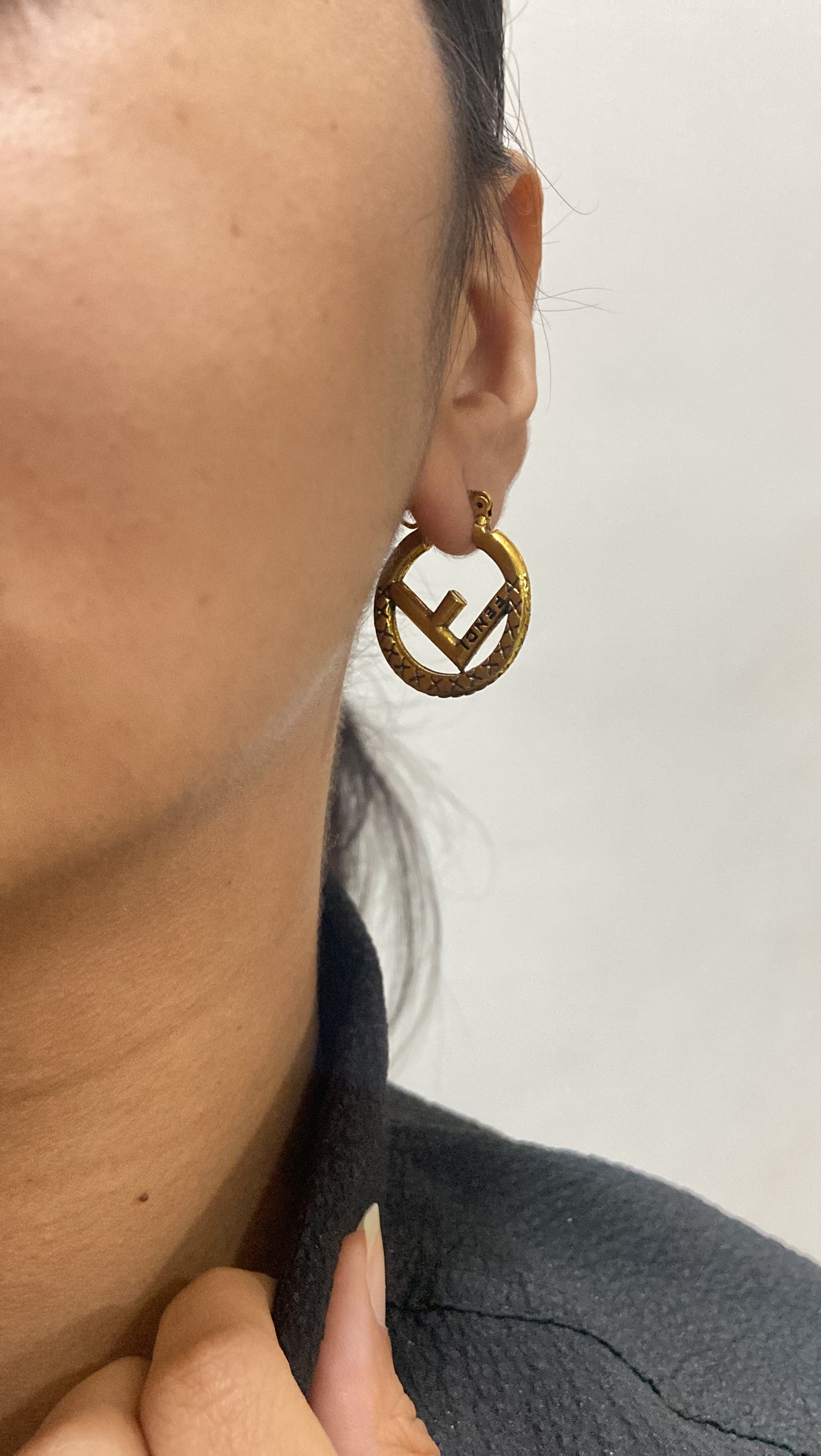 F Ohrringe Hoop Earring