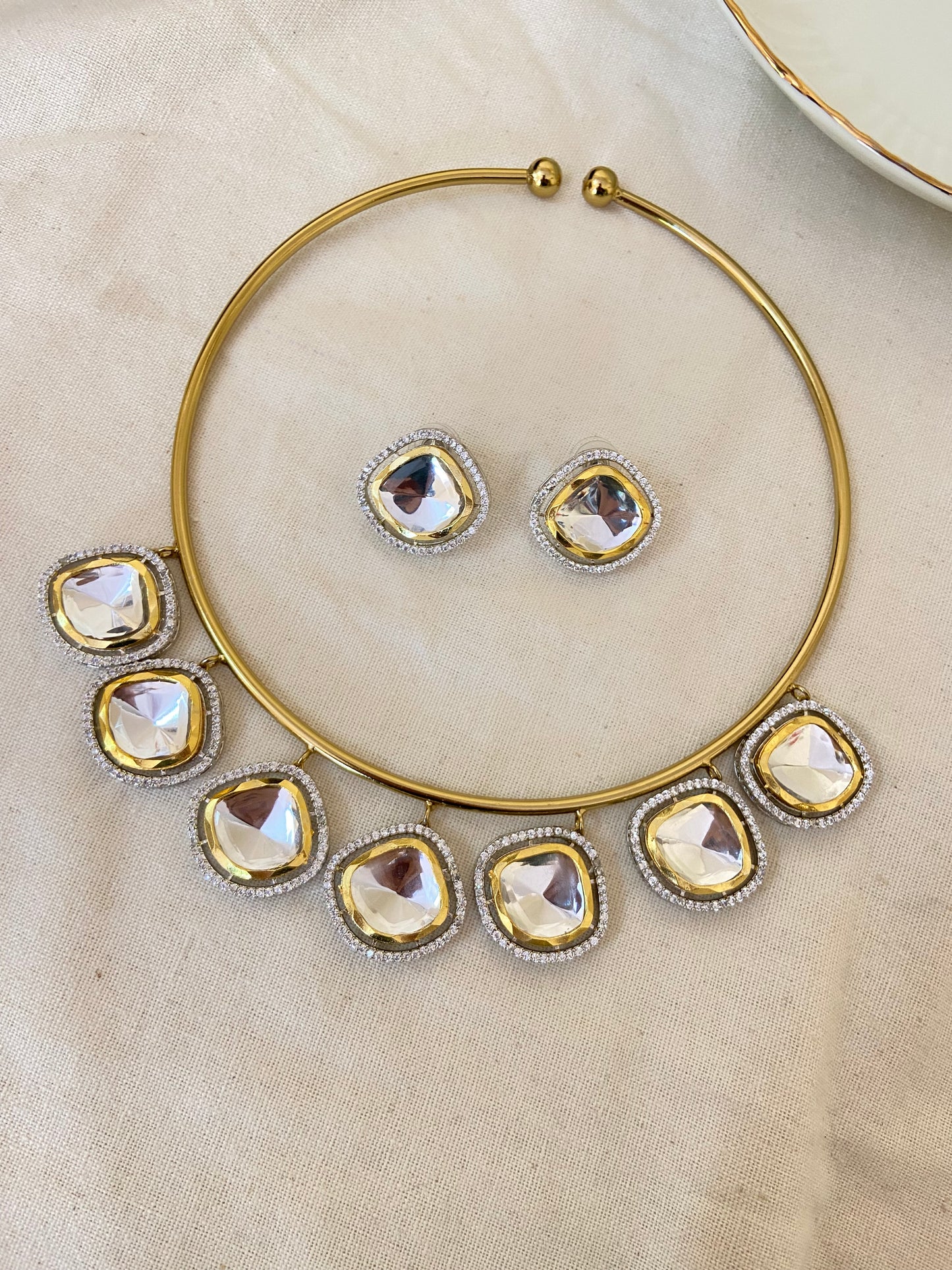 Kundan Ad stone Hasli Set