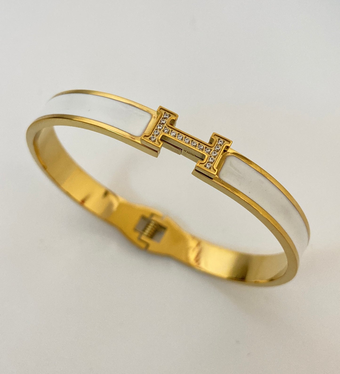 H studded 18k Gold Bracelet