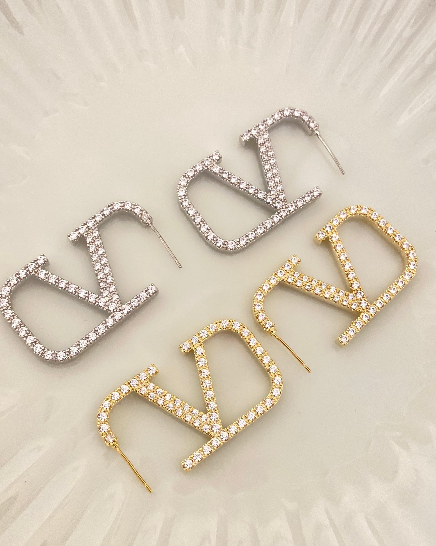 V tino Signature Earring