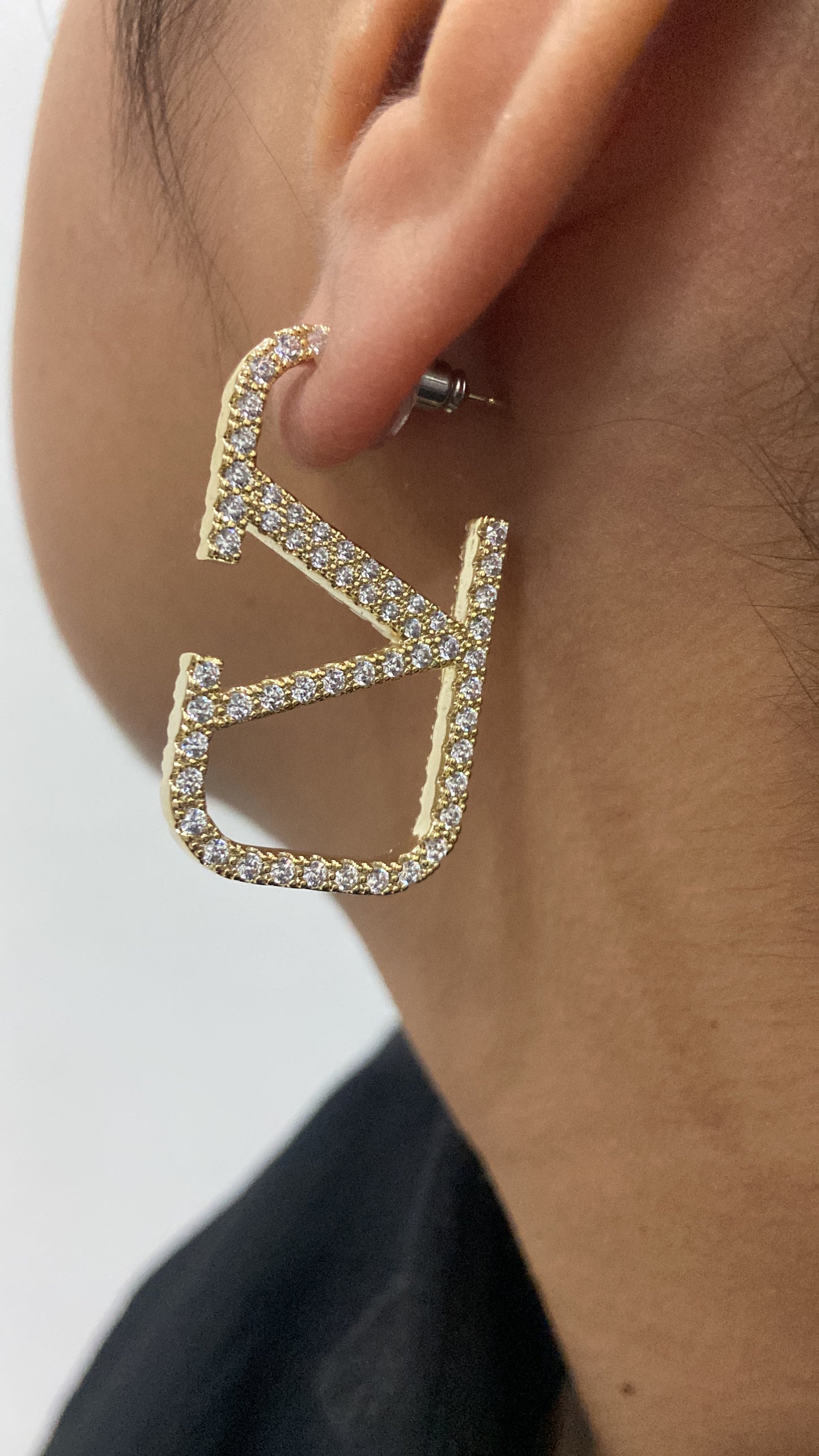 V tino Signature Earring