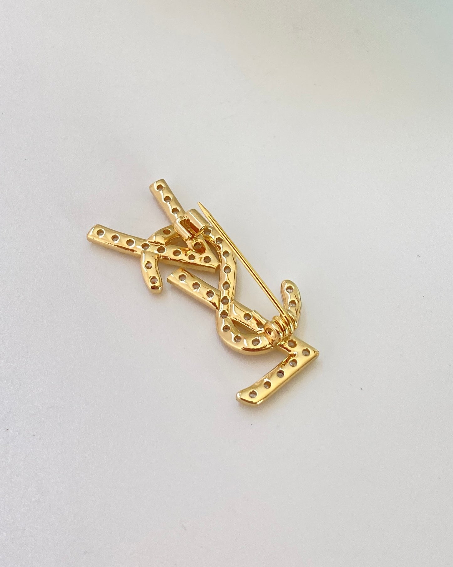 Ynsl gold Brooch
