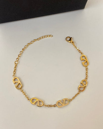 The V Bracelet
