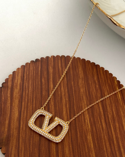 V tino  Necklace