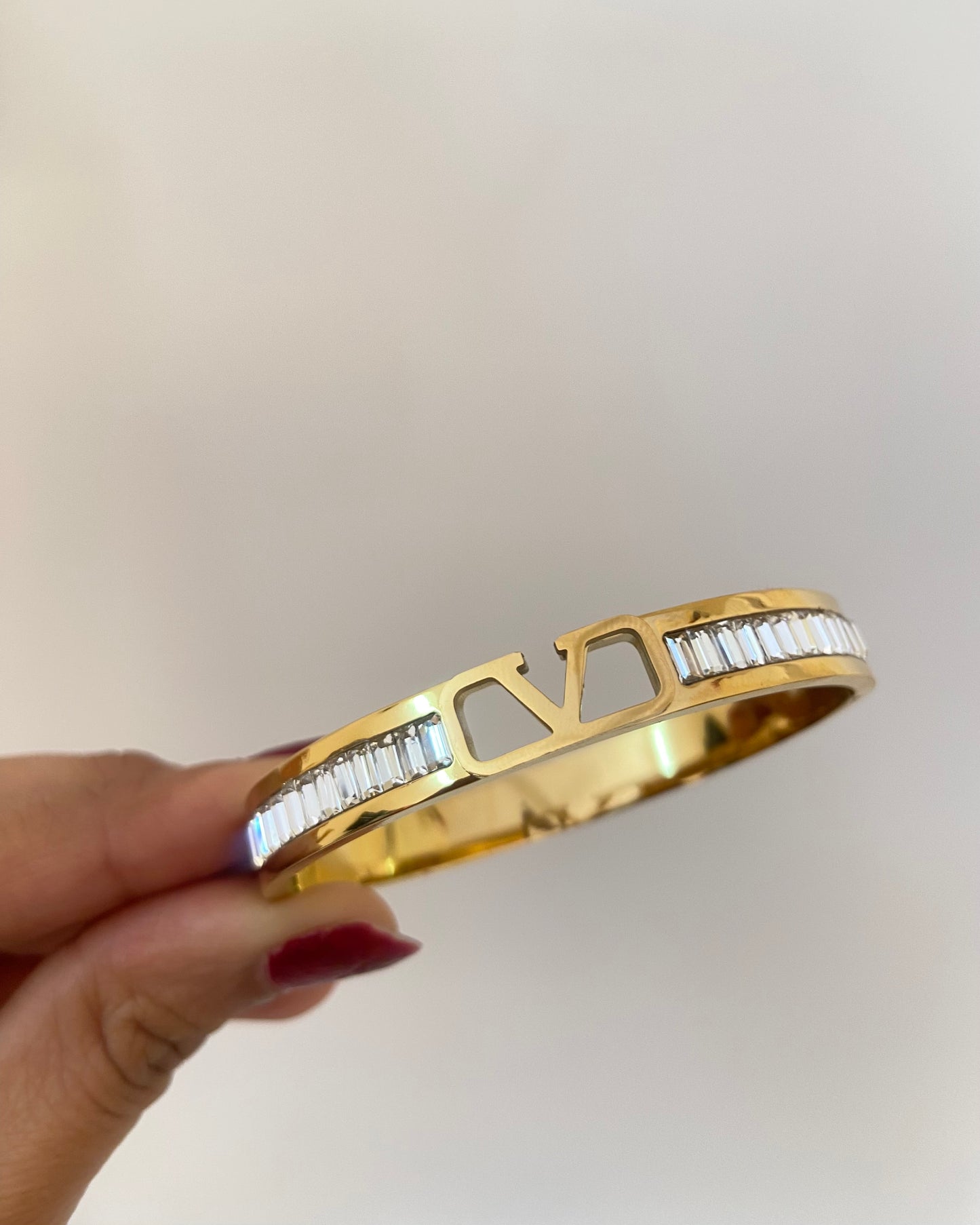 V tino Bangle Bracelet - Baby Size (2.0 to 2.2)