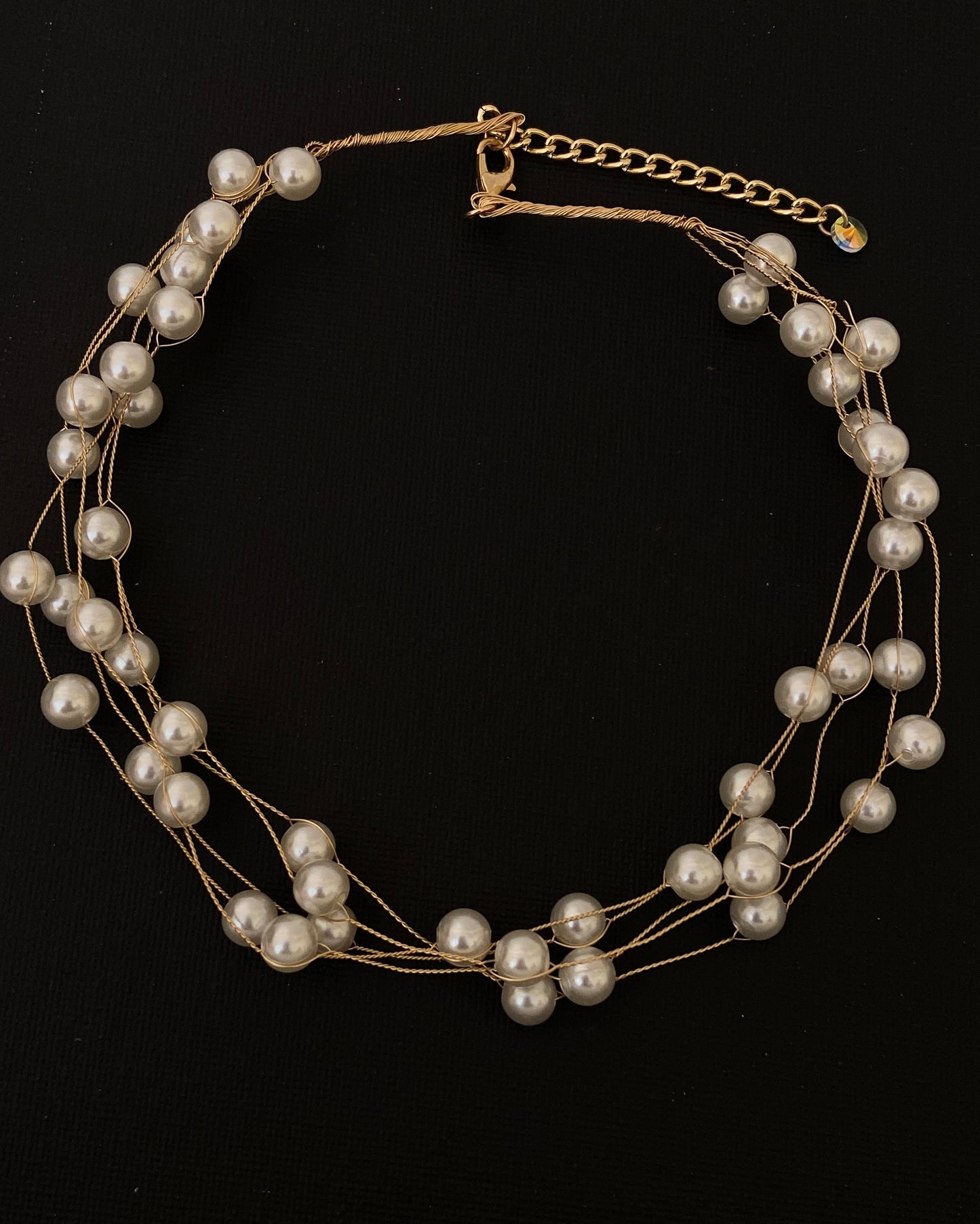 Shosha pearl choker