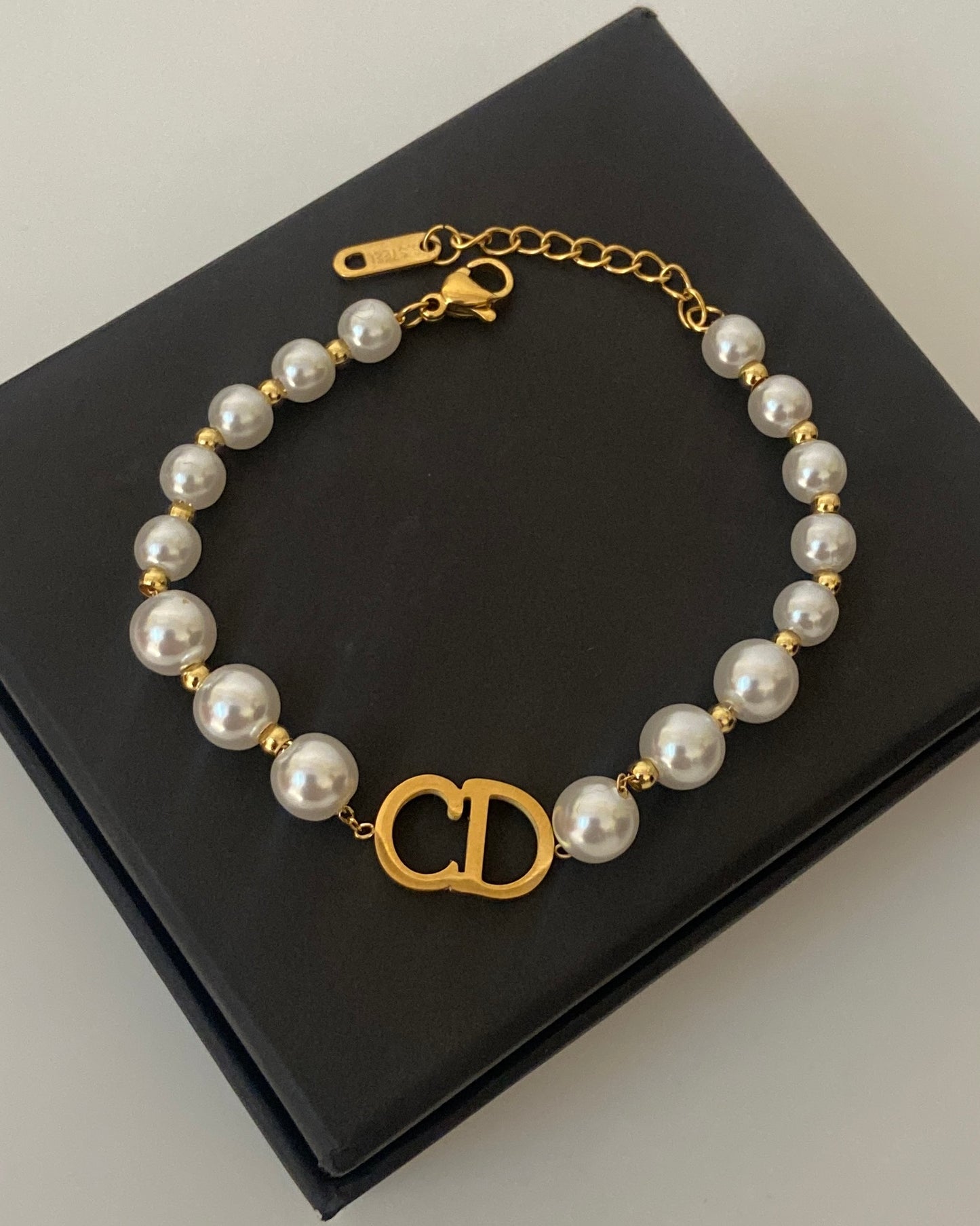 Cd pearl Bracelet