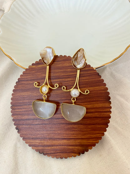 Oval Vintage Mother of Pearl Earring