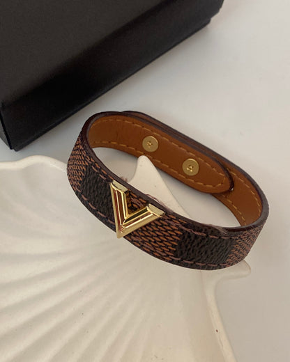 V belt Bracelet