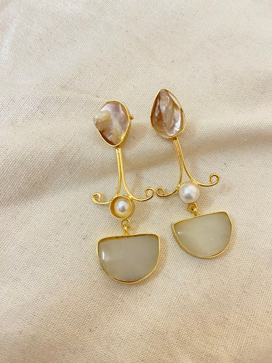 Oval Vintage Mother of Pearl Earring