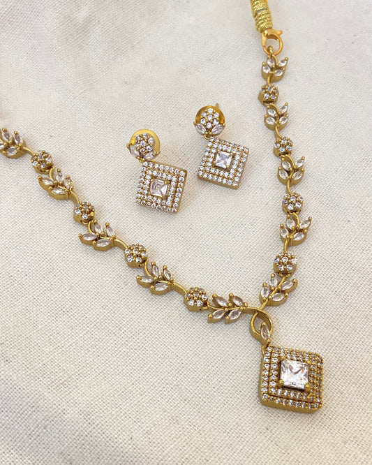 Crystal white Necklace Set