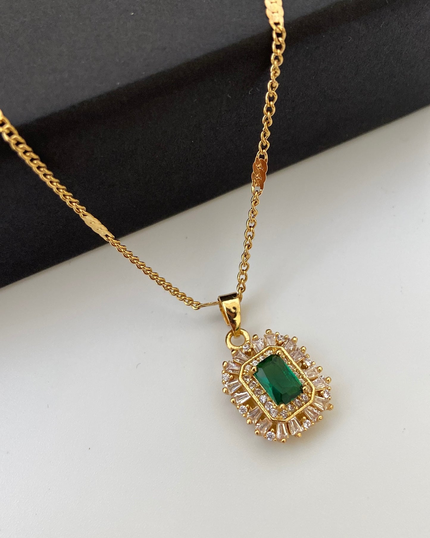 Emerald Linsey Necklace