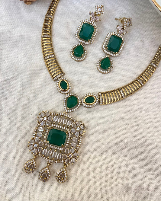 Emerald Necklace Set