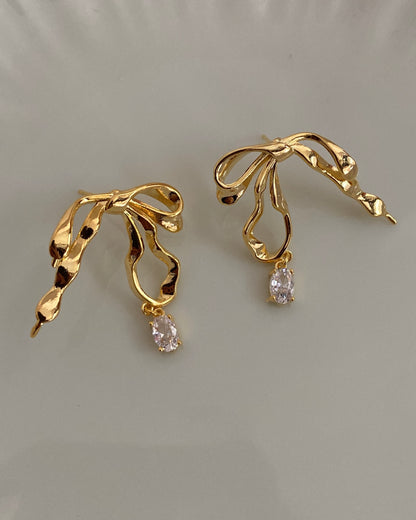 Bow stud Earring