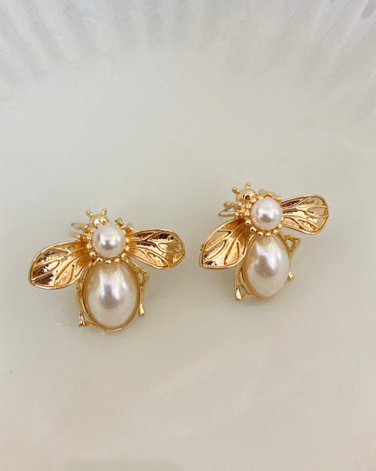Bee Pearl  Earring