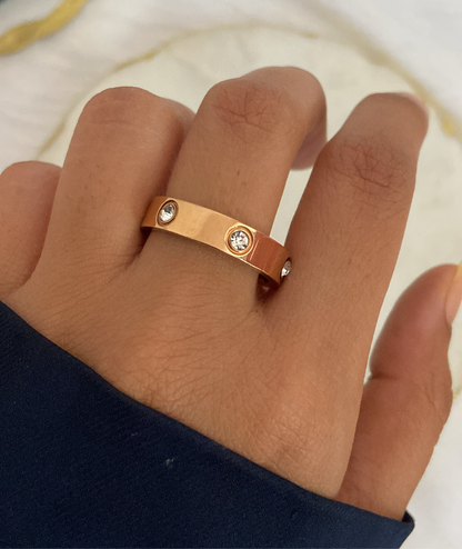 Zirconia Studded Love Ring