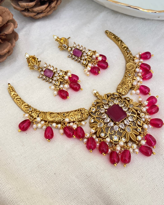 Kanthi Necklace Set