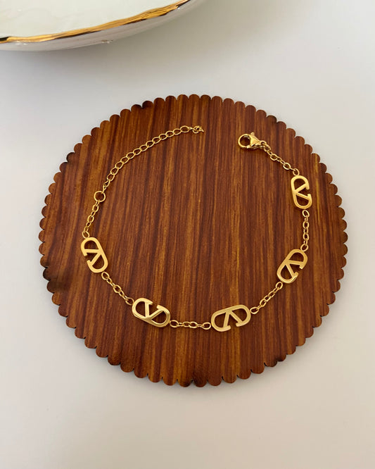 The V Bracelet