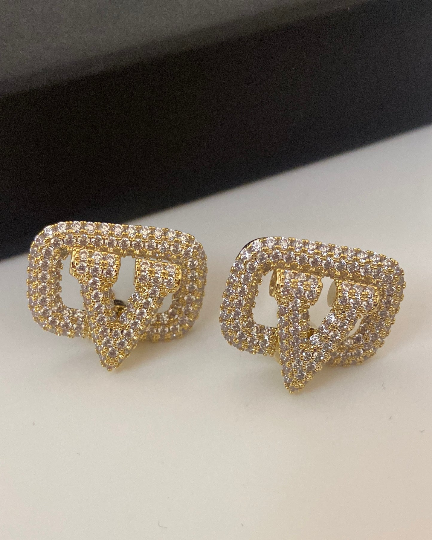 V luxe Earring ( 2 in 1 )