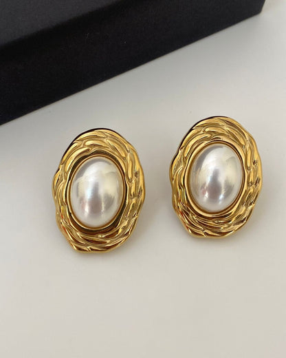 Gold Pearl Earring