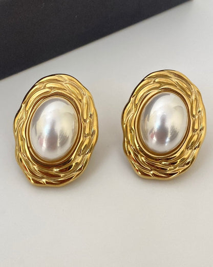 Gold Pearl Earring