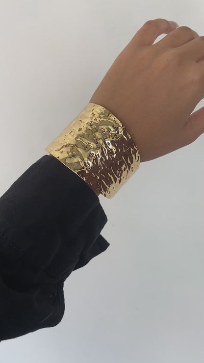 Texture bold Cuff