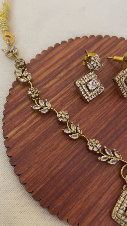 Crystal white Necklace Set