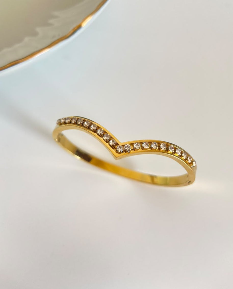 V  Shape Stud Bracelet - Baby Size (2.0 to 2.2)